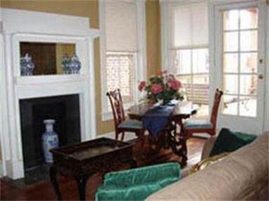 Luxury Living Savannah Hotel Interior photo